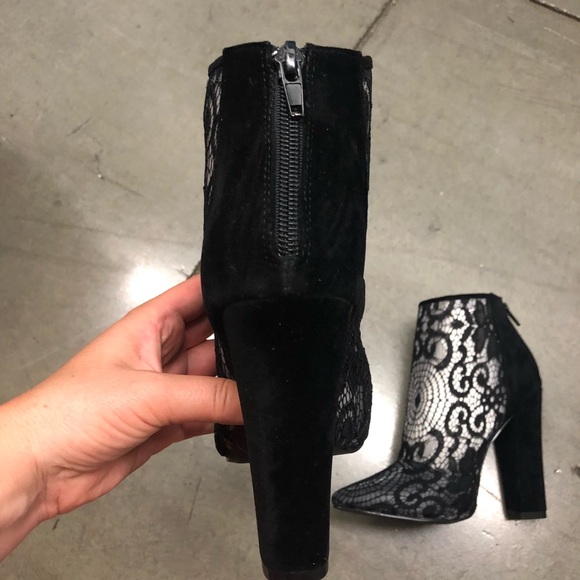 NIB Shoe Republic black lace ankle boots - Picture 4 of 4